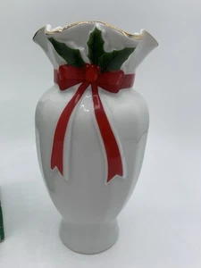 Vintage 1986 Mount Clemens Pottery Ribbon & Holly Christmas Vase Red Bow Decor - Picture 1 of 14