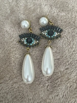 Uma combinação de pérola com olhos azuis apedrejados🫧 - Imagem 1 de 3