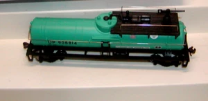 Walthers Trainline Union Pacific Fire fighting tank HO Scale Freight Car - Picture 1 of 5