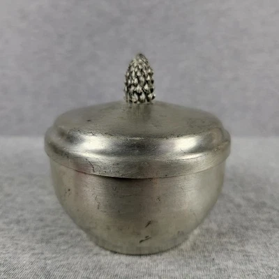 Caja de baratijas de peltre Paris Hill con remate de piña - Contenedor con tapa de 3,5" Foto 1 de 4