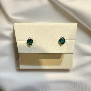10k Solid Yellow Gold Heart Emerald Earrings Lab Created Stud NEW - Picture 1 of 9