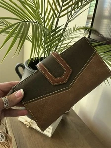 Tony Lama Women Bifold Wallet Brown Magnetic Snap RFID 12 Card Slots NWT - Picture 1 of 9