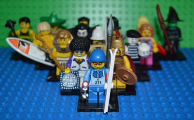 LEGO MINIFIGURES SERIES 2 100% FULL COMPLETE SET VERY RARE CFM V. Good Condition - Image 1 of 4