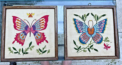 Set 2 VINTAGE CREWEL NEEDLEPOINT BUTTERFLIES FRAMED 8.5  Square PERFECT • 113.17€