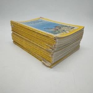 13 Vintage Issues National Geographic 1960, 61, and 62 - See Below For Months - Picture 1 of 10