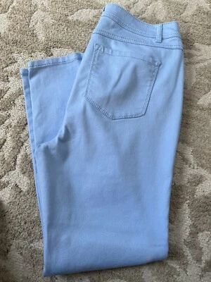 Pantalones de mezclilla Avenue para mujer azul cielo ajustados elásticos ¡suaves! Talla 16 Promedio Usado en Excelente Condición! Foto 1 de 4