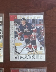 1997/98 Pinnacle Be A Player Mike Keane AUTO PRISMATIC FOIL FUSTELLATO /100 - Foto 1 di 1