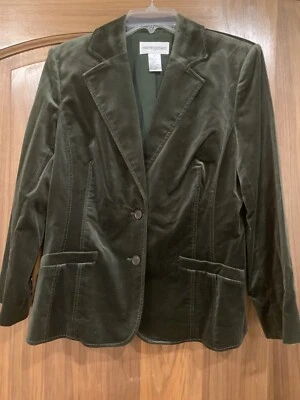 Vintage Bloomingdale's. Dark Green Velvet, Long Sleeve Blazer.size12 - Image 1 of 4