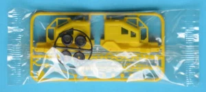 R&L 1970s Kellogg - PLAY HARBOUR - MOBILE CRANE - plastic cereal toy kit MIB - Picture 1 of 2
