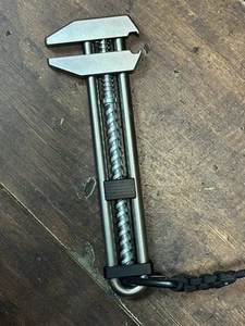 Schraubenschlüssel Hardware Universalschlüssel Multifunktionsschlüssel Aktivität - Bild 1 von 4