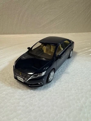 丰田 Premio 迷你汽车黑色燕尾新奇二手日本 — 第 1/3 张图片