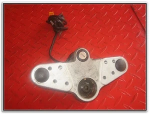 2000 BMW R1100RT R1100 RT Front Triple Tree Ignition No Key - Picture 1 of 4
