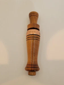 Vintage 1979 Royal Game Call Co. Chiamata oca in legno con cinturino in ottone - Molto bello - Foto 1 di 7