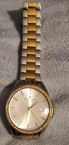 Orologio Kate Spade al quarzo con cristalli.