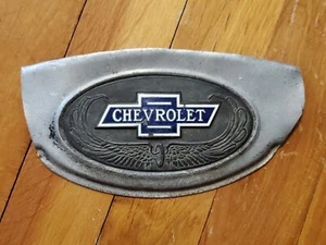 Original 1928 Chevrolet Emblem Hood Ornament Badge with Bronze Plate RARE - Foto 1 di 5