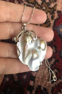 Elegant Pearl Mother Of Pearl Shell Pendant Silver Plated Necklace - Picture 1 of 5