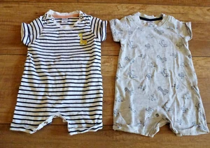 2 süße Baby Sommer Overall Einteiler Strampler kurze Hose Gr. 56 – wie neu - Bild 1 von 5