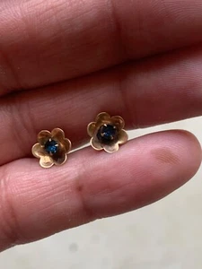 14K Gold 0.30 CT Blue Sapphire Gemstone Floral Earrings - The Jewelz - Picture 1 of 2