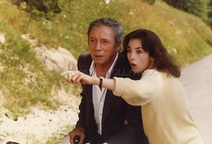 YVES MONTAND ISABELLE ADJANI TOUT FEU TOUT FLAMME 1982 VINTAGE PHOTO ORIGINAL - Imagen 1 de 1