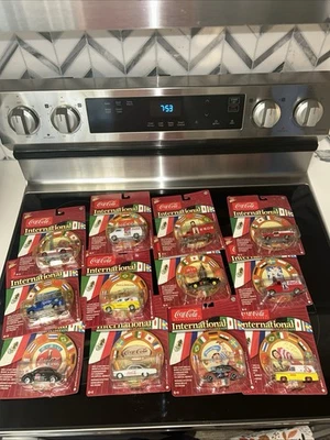 12 COCA-COLA-JOHNNY LIGHTNING "COLECCIÓN INTERNACIONAL" COCHES DIECAST ¡Completos!! Foto 1 de 4