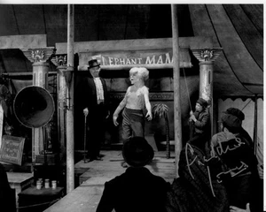 FREDDIE JONES hand-signed ELEPHANT MAN 8x10 uacc rd coa RINGMASTER & JOHN HURT - Picture 1 of 2