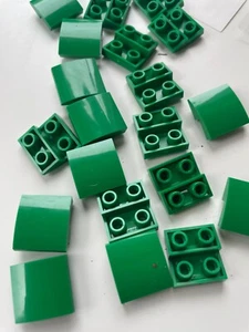 LEGO-NUEVO-#32803-VERDE-PENDIENTE CURVA 2X2 INVERTIDA-20 PIEZAS - Imagen 1 de 1