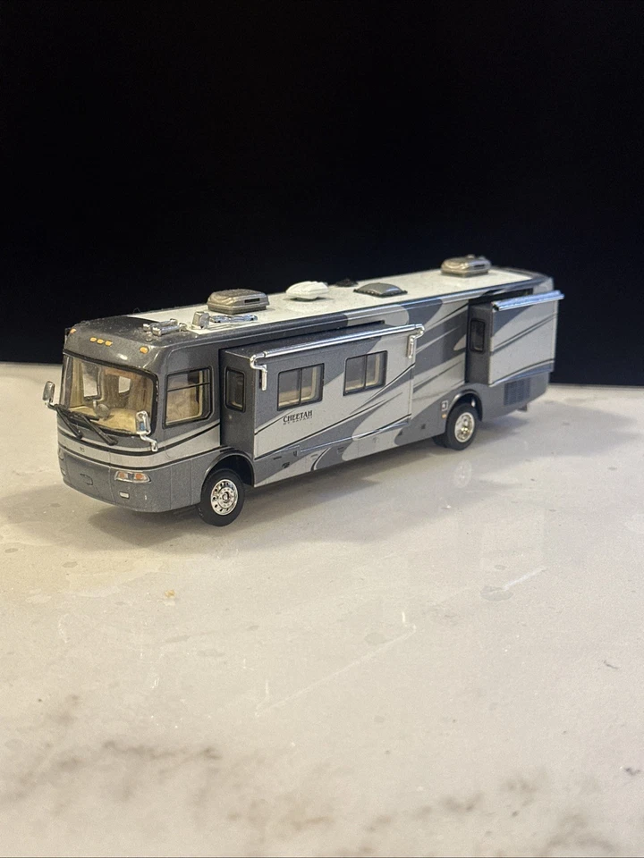 Cámper autocaravana Monaco Coach Corp Cheetah 1/64 Foto 1 de 4