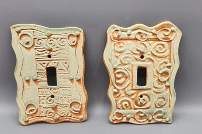 Cubierta de interruptor de 2 luces individual. Cerámica hecha a mano y firmada. Bronceado con amarillo/naranja. Foto 1 de 4