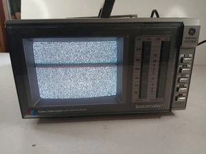 Vintage General Electric Spacemaker Farbfernseher mit AM/FM Radio 7-7650B funktioniert - Bild 1 von 16