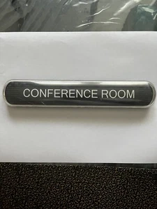(GÜNSTIG) Konferenzraum schwarz aufgesetzte Tür - 2 x 9 Zoll mit Löchern Büroschild - Bild 1 von 9