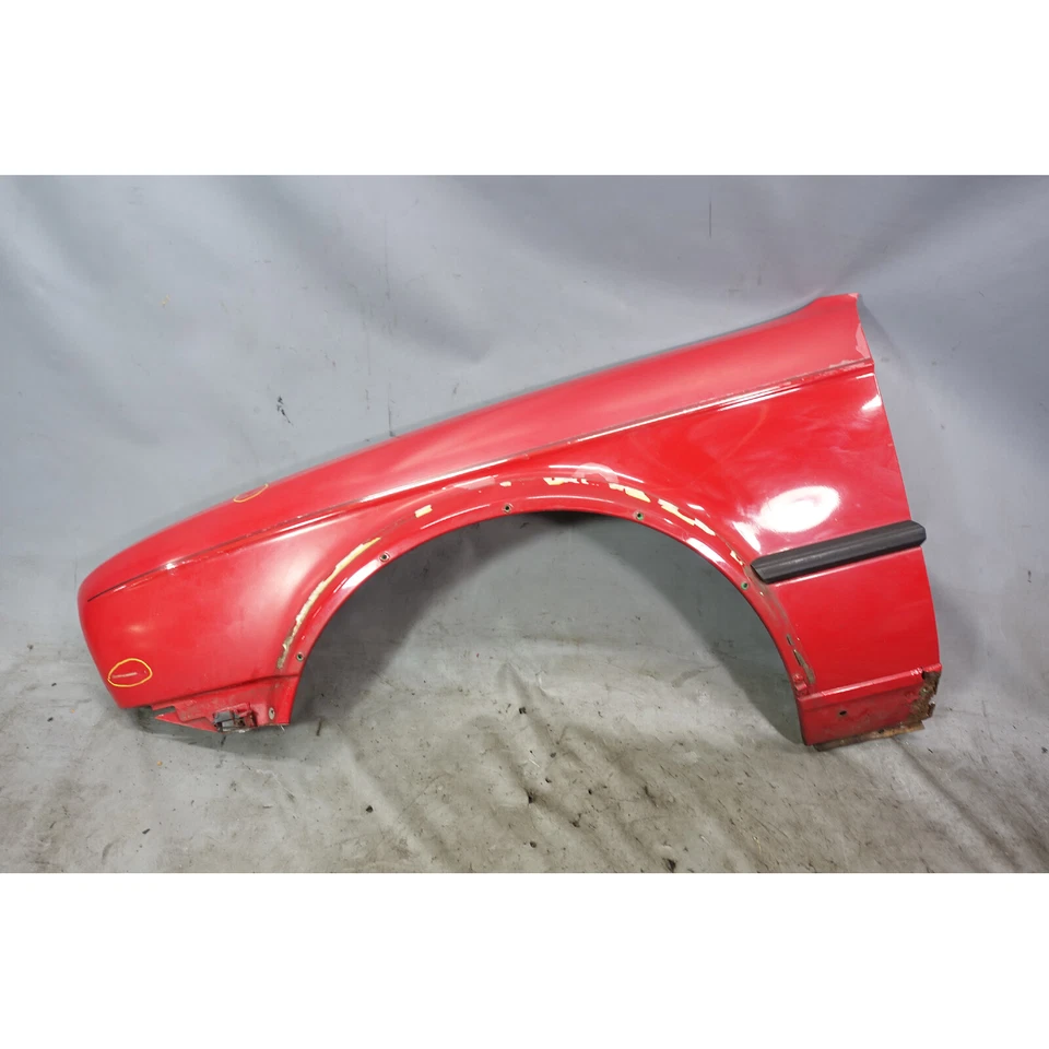 BMW E30 1984-1991 serie 3 cupé sedán guardabarros delantero izquierdo cuarto panel rojo OEM Foto 1 de 4