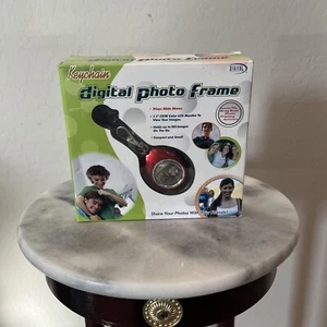Photo Frame Keychain Digital Concepts Red 1.1" Screen 180 Images New Great Gift - Picture 1 of 8