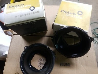 Juego de anillos de montaje de faros Pontiac y GTO Pontiac Guide NOS 1965 1966 1967 (2) Foto 1 de 4