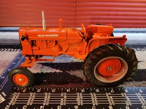 Allis Chalmers D17 1/16 Diecast Farm Tractor Replica Collectible By Scale Models - Picture 1 of 10