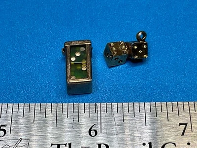 HERMOSO Estuche Colgante y Dados de Baquelita Verde Miniatura L@@K—————BT-1 Foto 1 de 4