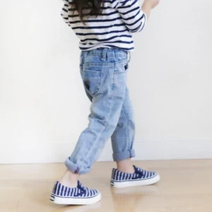 Kids Jeans - Relaxed Fit - Size 6 - Picture 1 of 3