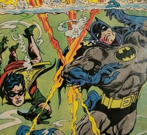 Batman 207 1968 Irv Novick Art  Heavy Wear Doodling Cover Detached - Imagen 1 de 11