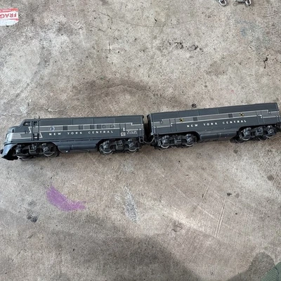 NEW YORK CENTRAL BUILT BY LIONEL 2344c 2333-20  GM     And B Unit Untested - Image 1 of 4