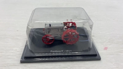 DEAA466 Fordson F trattore 1917 1/43, scatola rovinata - Immagine 1 di 2
