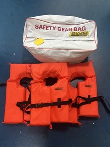 Safety Gear Storage Bag and Life Jackets Set - Bild 1 von 3