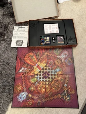 Harry Potter & The Philosophers Stone Mystery At Hogwarts Game - 1 Dice Missing - Image 1 of 3
