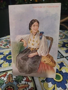 FERRANDINA - COSTUME  -  FORM. PICCOLO VIAGGIATA 1912 - Foto 1 di 2