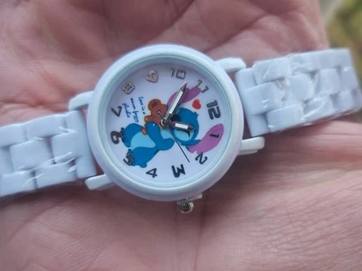 Relógio de pulso Disney Stitch Girl pulseira de plástico branco relógio de pulso analógico quartzo novo com etiquetas - Imagem 1 de 4