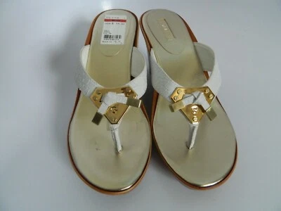 NIB Guess gwXandie White LL Size 9.5M 3.5 Inch Heel - Image 1 of 4