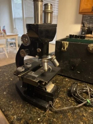 Винтажный микроскоп с чехлом крышка линзы полный комплект w света - Изображение 1 из 4