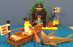 Genuine LEGO Pirates 1 SMUGGLER'S SHANTY Set 6258 Comp. w/ Minifigures **USED** - Picture 1 of 8