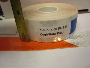 3M 1-1/2 x 50' WHITE ORANGE DIAGONAL PRISMATIC REFLECTIVE CONSPICUITY TAPE - Imagen 1 de 3