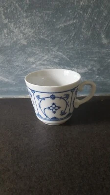 Kahla Kaffeetasse Blau Saks Strohmuster/Petersilienmuster sehr gut erhalten - Bild 1 von 4