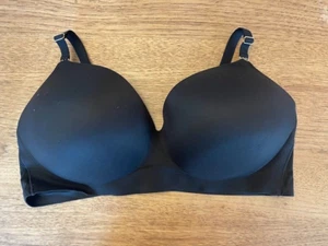 Victoria's Secret Smooth Black Solid 34A Love Cloud Push Up Wireless Bra VS - Picture 1 of 2