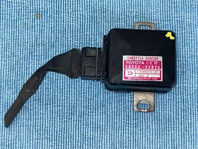 Sensor de posición del acelerador Toyota Celica Corolla Camry 89452-32020 Japón OEM Foto 1 de 4